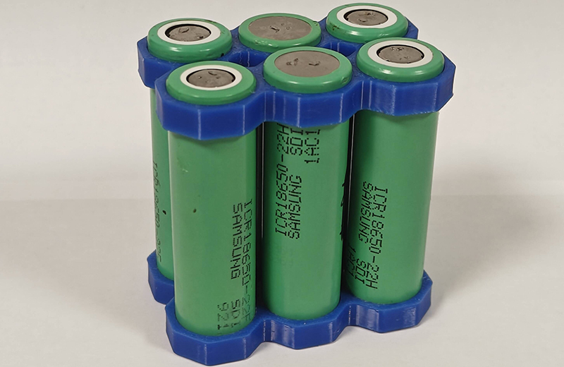 3D打印電池定位格架手板是電池模組研發(fā)階段快速驗(yàn)證電芯固定、裝配適配的核心原型件，適配圓柱、方形、軟包各類(lèi)電芯